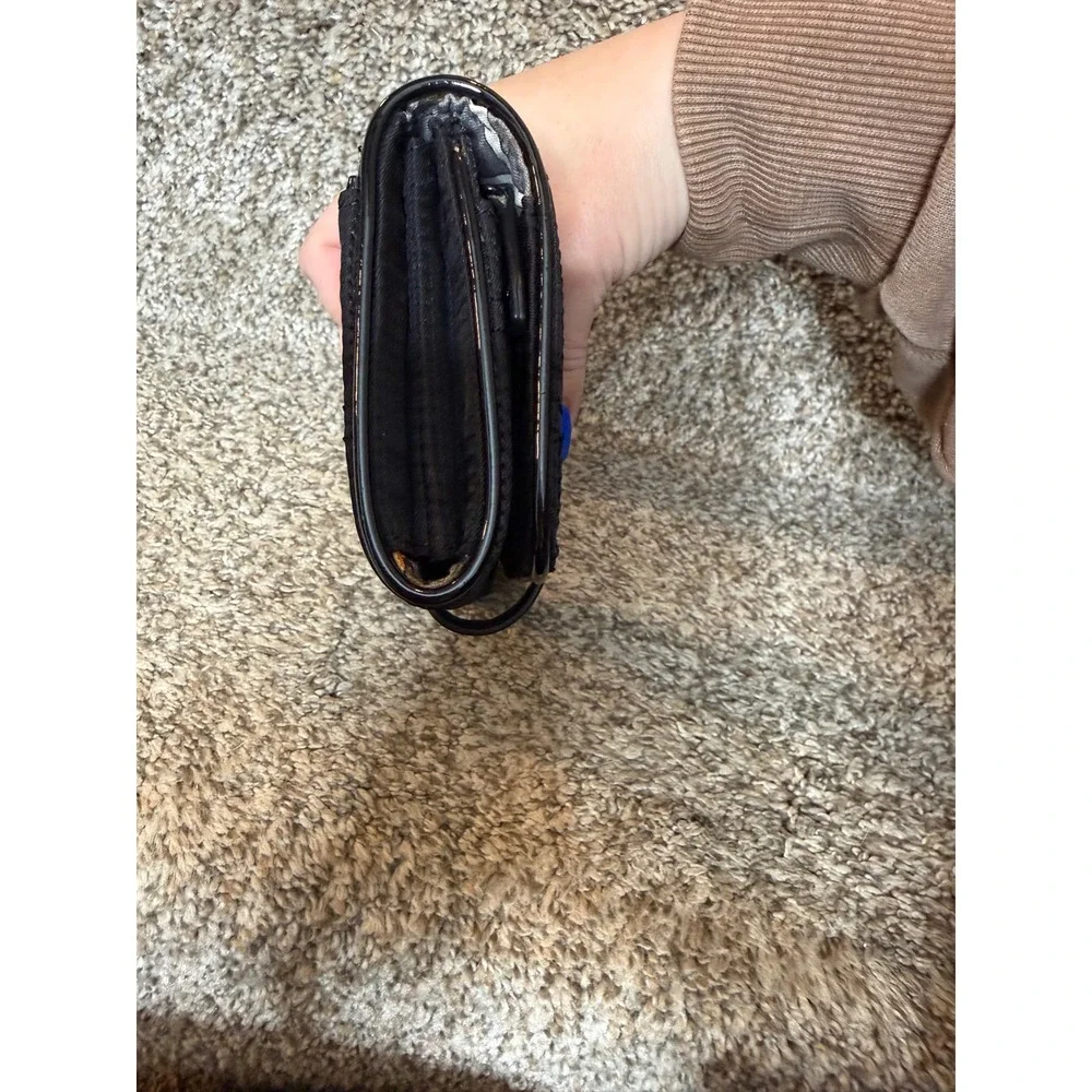 Vera Bradley NWOT black quilted nylon clutch wallet patent leather strap - Picture 4 of 10
